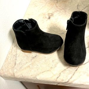 Cat and Jack booties toddler girl size 5